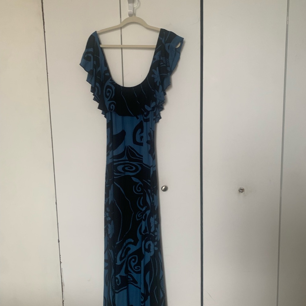 Blue and Black Floral-Pattern Maxi Mu’u Mu’u Dress with Ruffle Sleeves